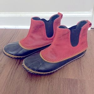 Women’s Sorrel Out and About Chelsea Pull On Duck Boot Red and Black Size 9
